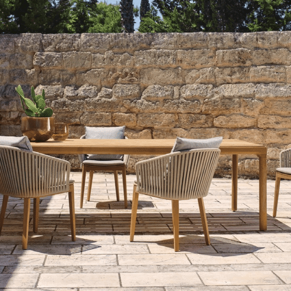 4/8 seater patio dining set