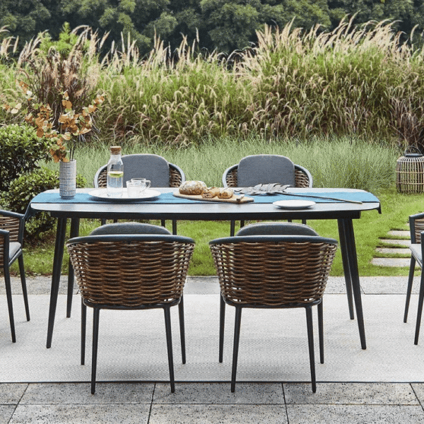 6-seater patio dining set.
